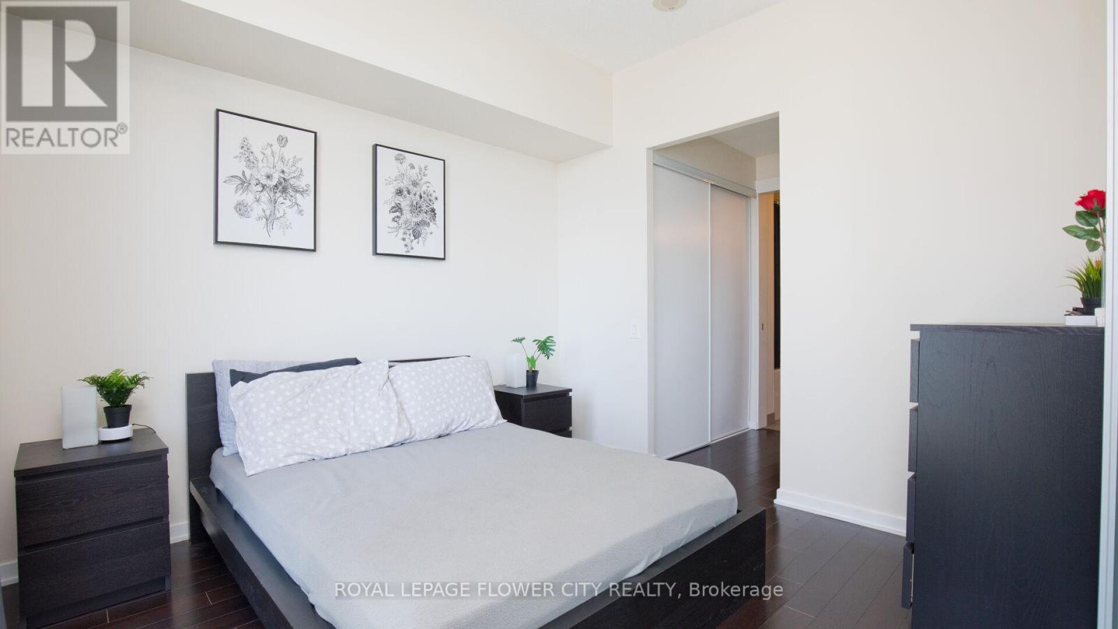415 - 105 The Queensway Avenue, Toronto, Ontario  M6S 5B5 - Photo 31 - W12312392