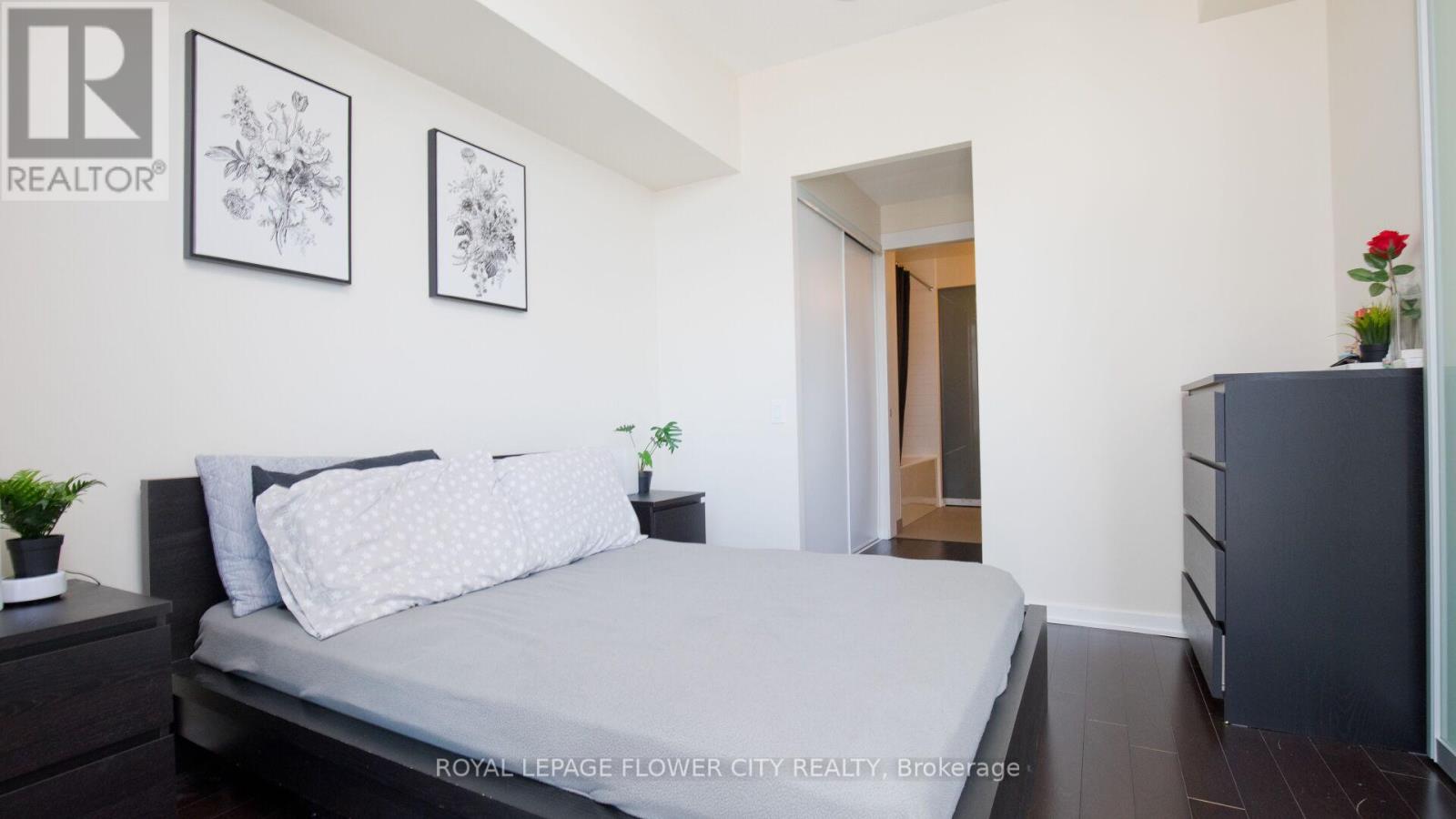 415 - 105 The Queensway Avenue, Toronto, Ontario  M6S 5B5 - Photo 32 - W12312392