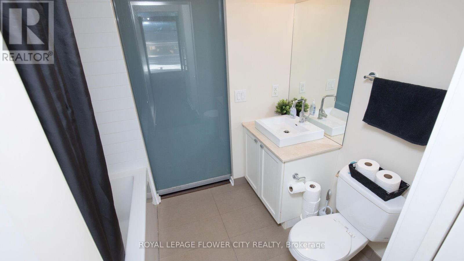 415 - 105 The Queensway Avenue, Toronto, Ontario  M6S 5B5 - Photo 38 - W12312392