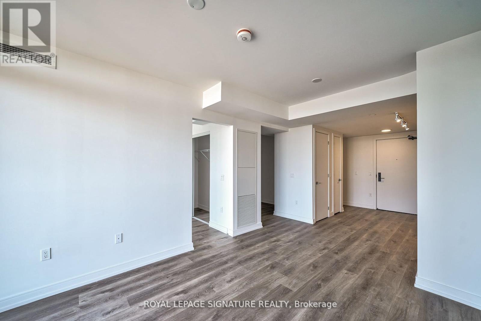 1421 - 1 Jarvis Street, Hamilton, Ontario  L8R 3J2 - Photo 13 - X12312425