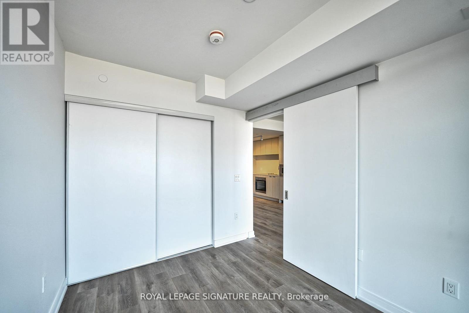 1421 - 1 Jarvis Street, Hamilton, Ontario  L8R 3J2 - Photo 18 - X12312425