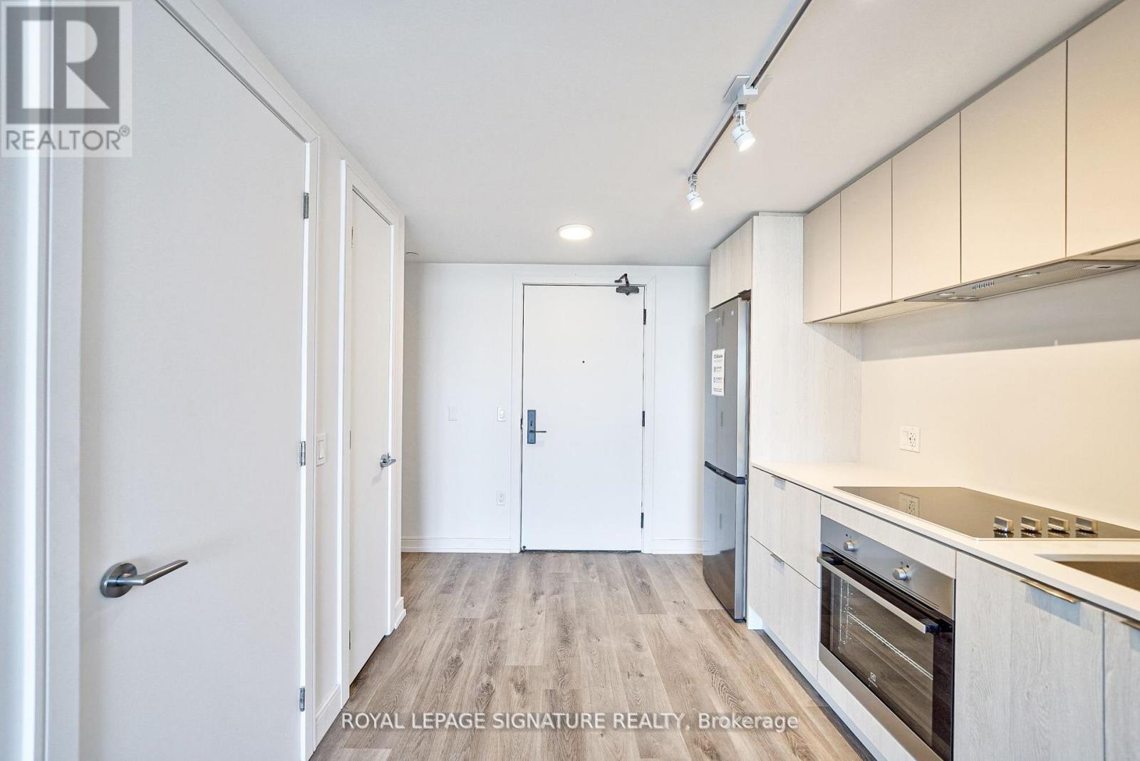 1421 - 1 Jarvis Street, Hamilton, Ontario  L8R 3J2 - Photo 6 - X12312425
