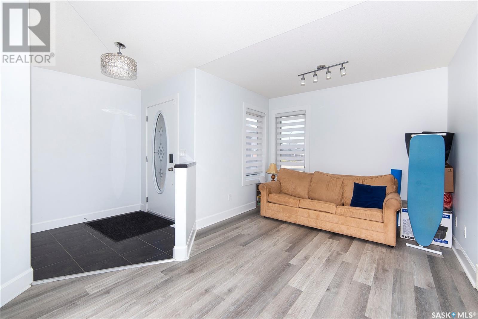 Property at 506 Allwood MANOR image 4