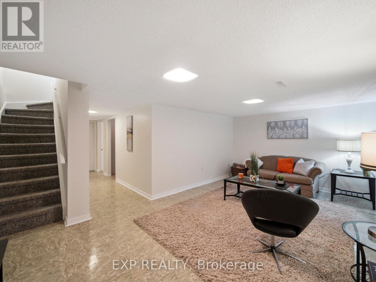 49 Ashcroft Court, Vaughan (East Woodbridge), Ontario  L4L 1H3 - Photo 18 - N12312506