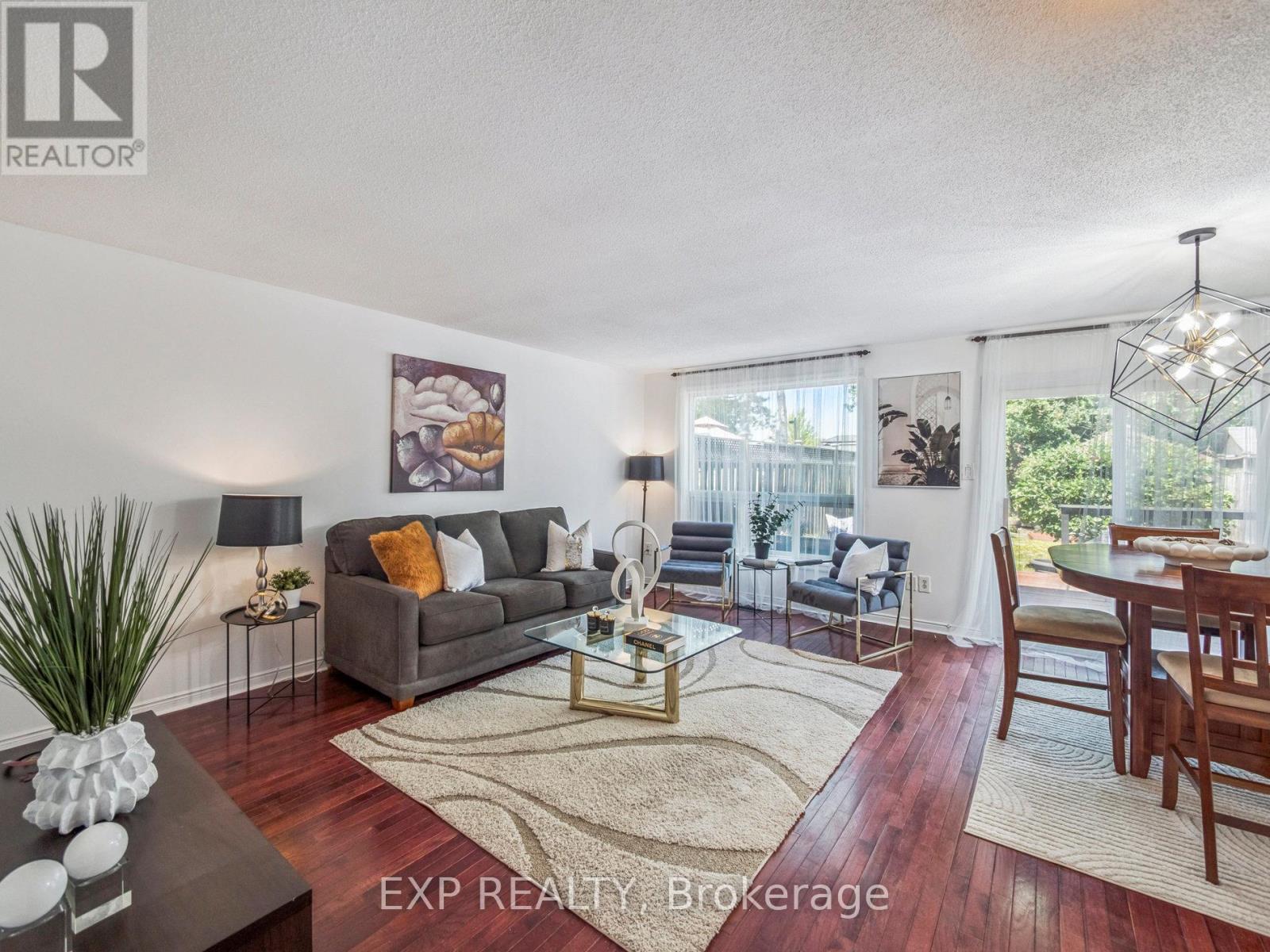 49 Ashcroft Court, Vaughan (East Woodbridge), Ontario  L4L 1H3 - Photo 2 - N12312506