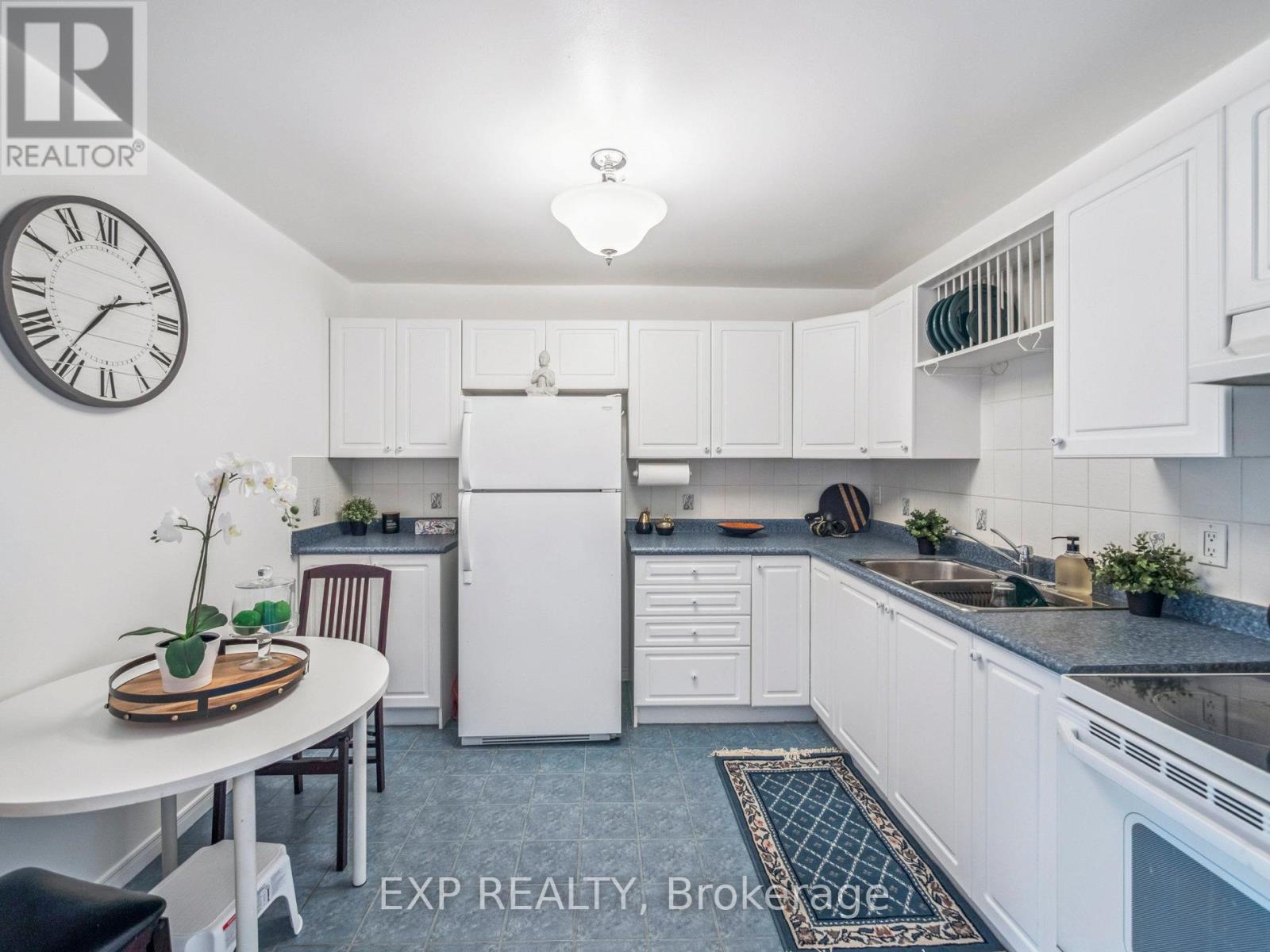 49 Ashcroft Court, Vaughan (East Woodbridge), Ontario  L4L 1H3 - Photo 5 - N12312506