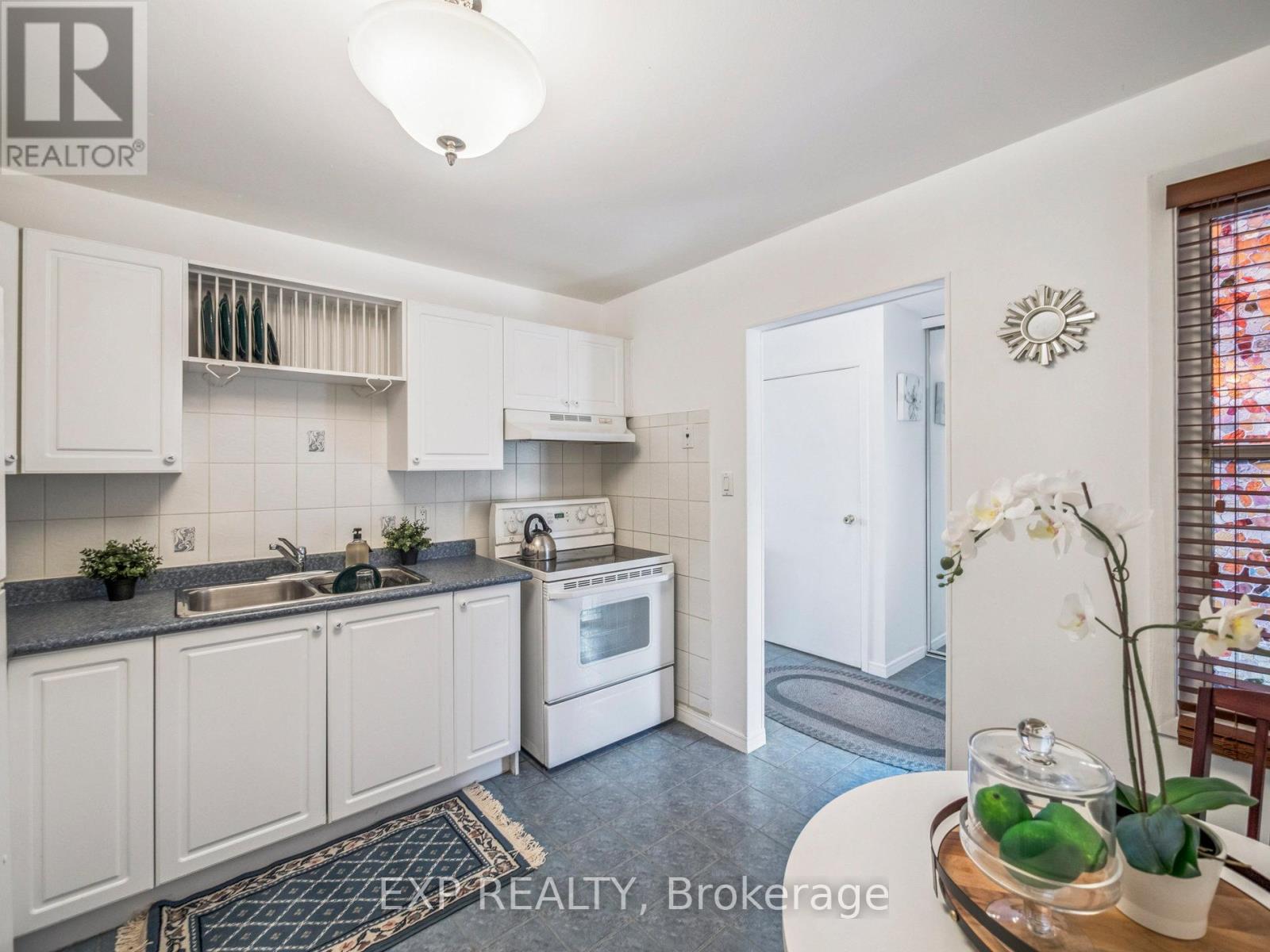 49 Ashcroft Court, Vaughan (East Woodbridge), Ontario  L4L 1H3 - Photo 7 - N12312506