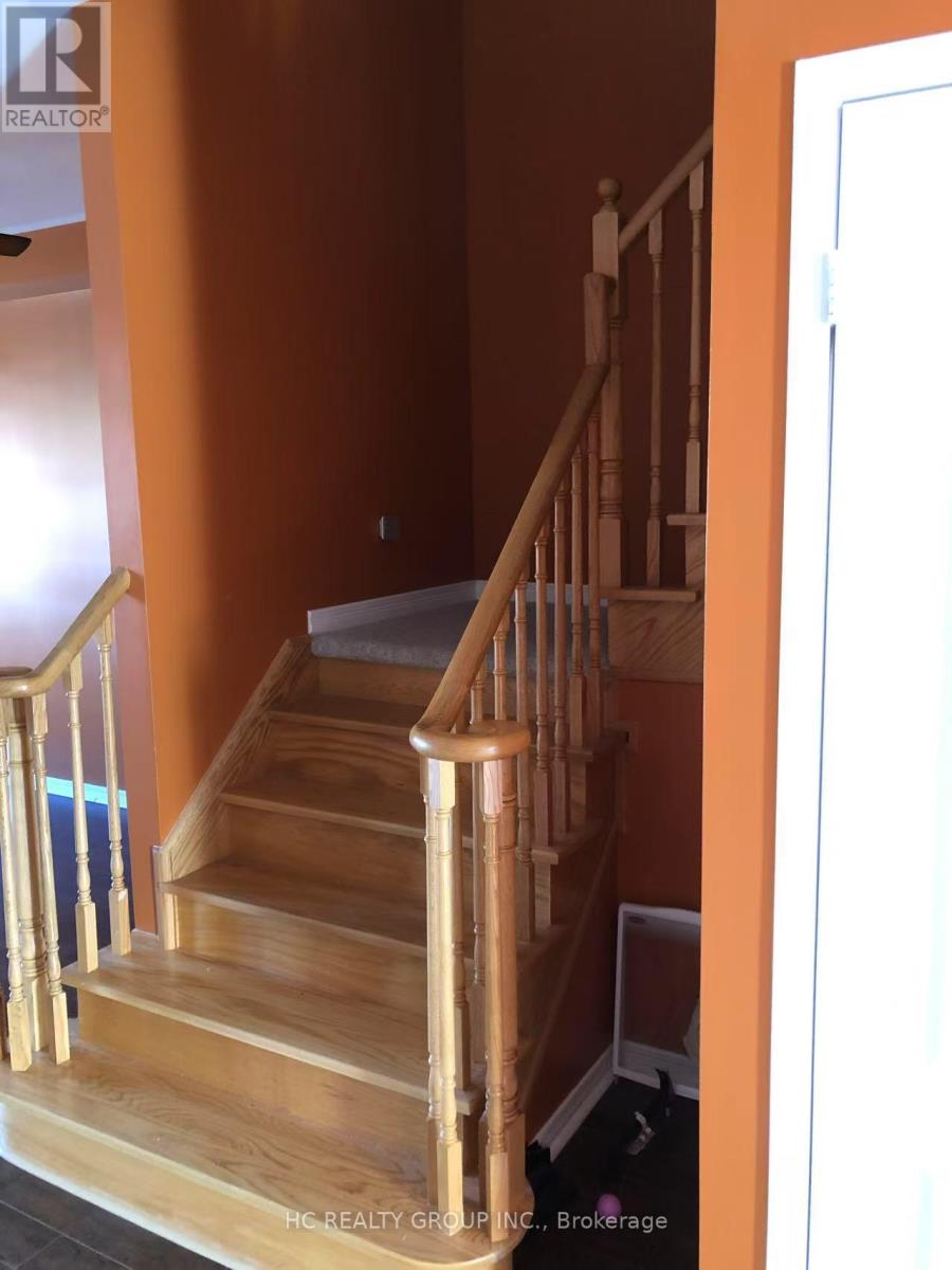 32 Wheelwright Drive, Richmond Hill, Ontario  L4E 5A4 - Photo 3 - N12312562