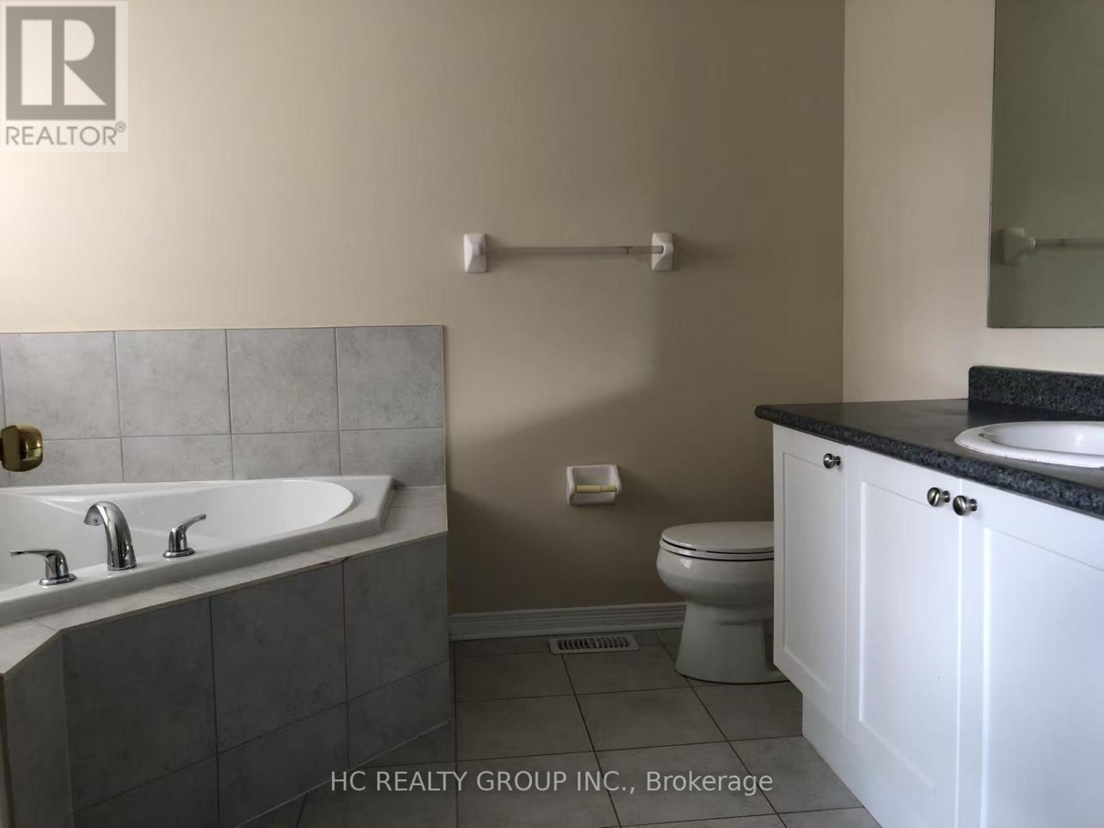 32 Wheelwright Drive, Richmond Hill, Ontario  L4E 5A4 - Photo 7 - N12312562