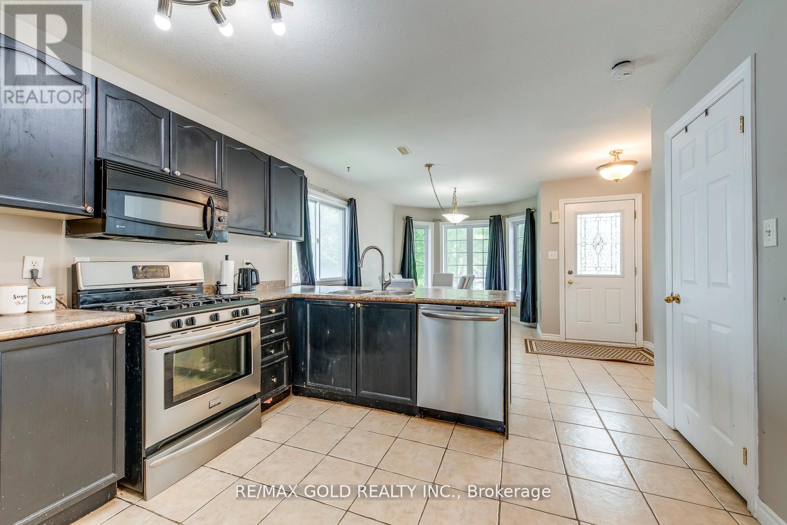 75 Campbell Avenue, Barrie, Ontario  L4N 2T2 - Photo 8 - S12312559