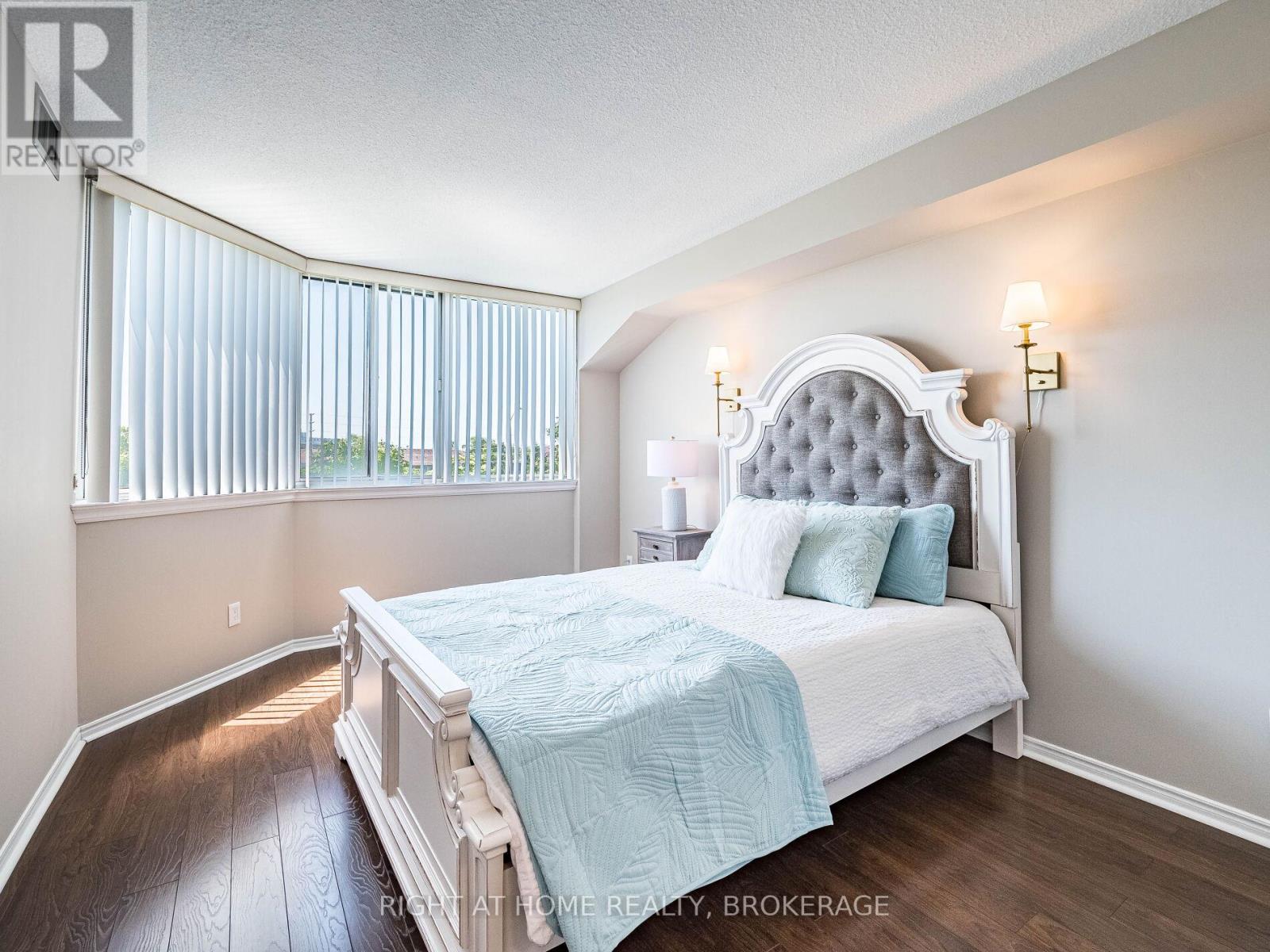 423 - 1001 Cedarglen Gate, Mississauga, Ontario  L5C 4R2 - Photo 25 - W12243942