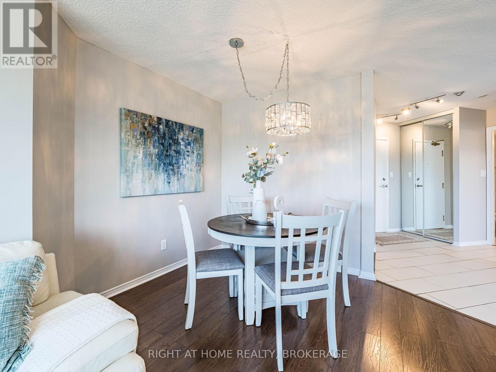 423 - 1001 Cedarglen Gate, Mississauga, Ontario  L5C 4R2 - Photo 18 - W12243942