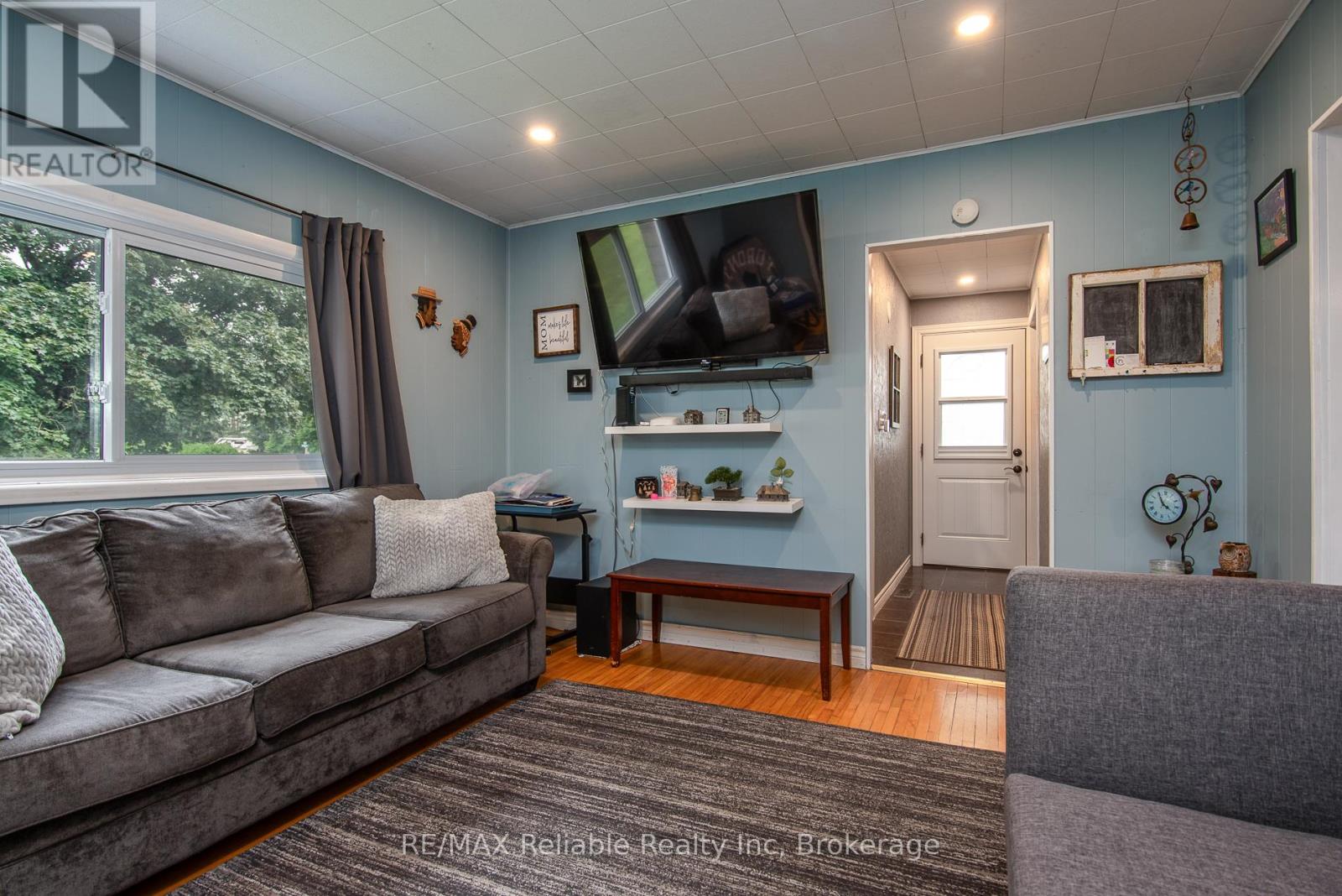 51 Dunlop Street, Central Huron, Ontario  N0M 1L0 - Photo 10 - X12312659
