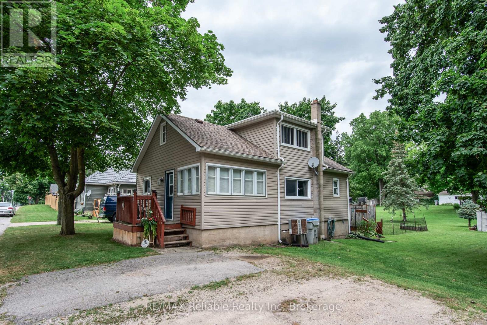 51 Dunlop Street, Central Huron, Ontario  N0M 1L0 - Photo 3 - X12312659