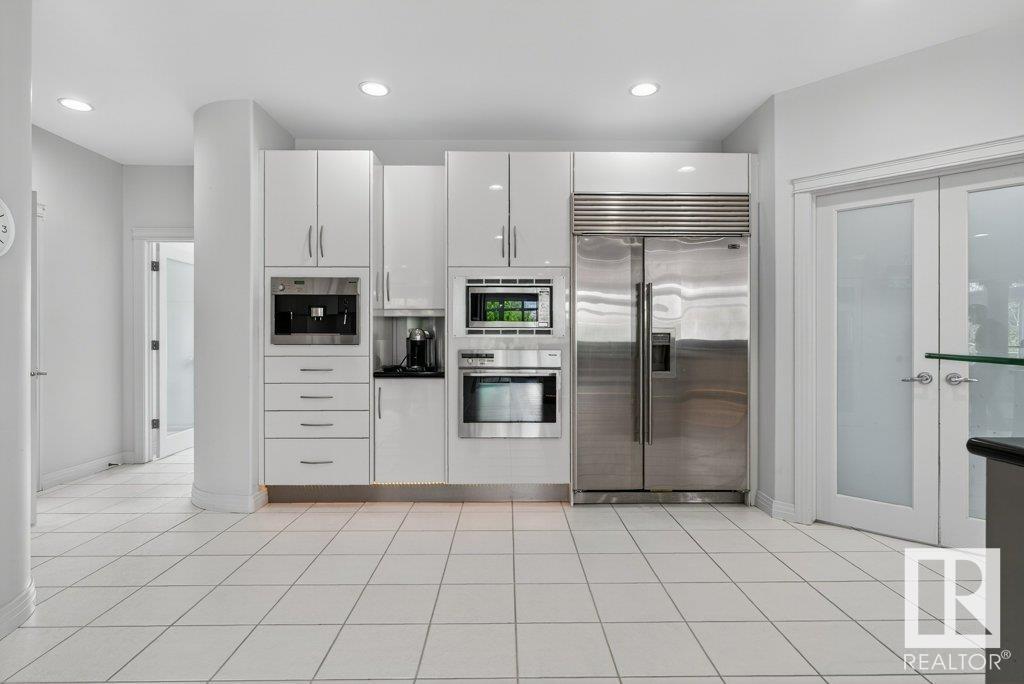 Property at 1128 119 ST NW image 2