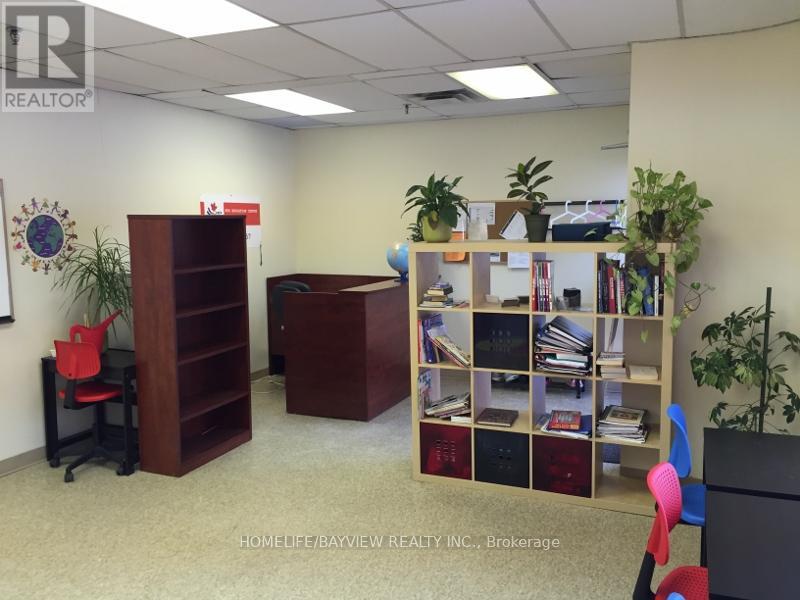 Unit 22 - 1111 Flint Road, Toronto, Ontario  M3J 3C7 - Photo 10 - W12312516