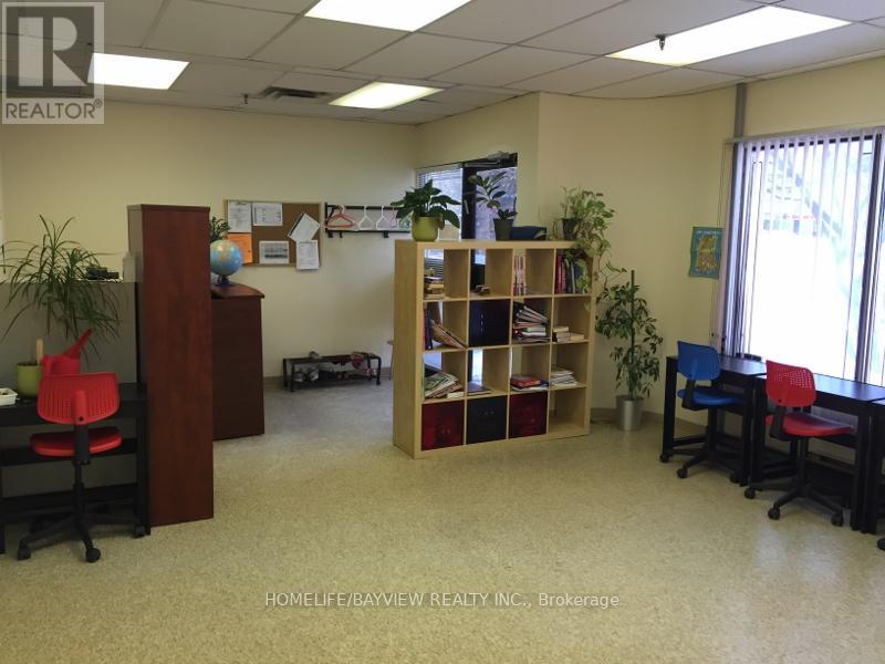 Unit 22 - 1111 Flint Road, Toronto, Ontario  M3J 3C7 - Photo 6 - W12312516