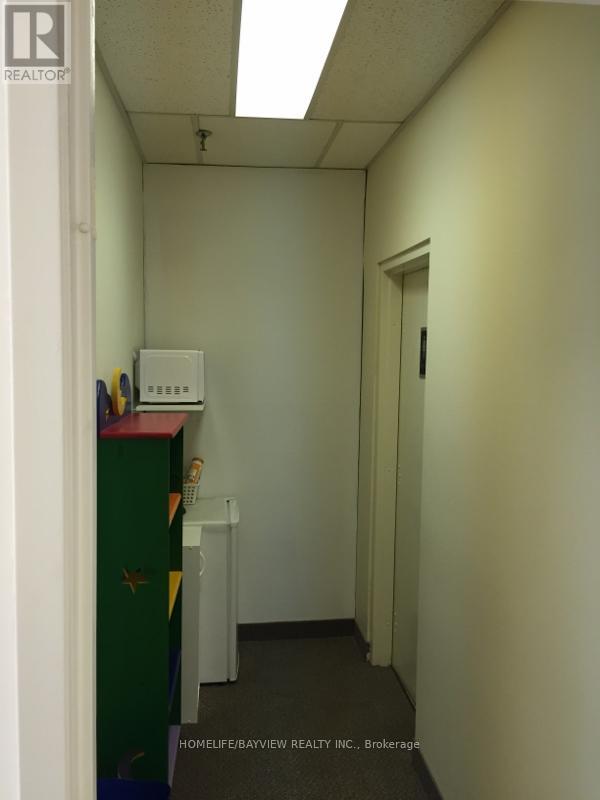 Unit 22 - 1111 Flint Road, Toronto, Ontario  M3J 3C7 - Photo 8 - W12312516