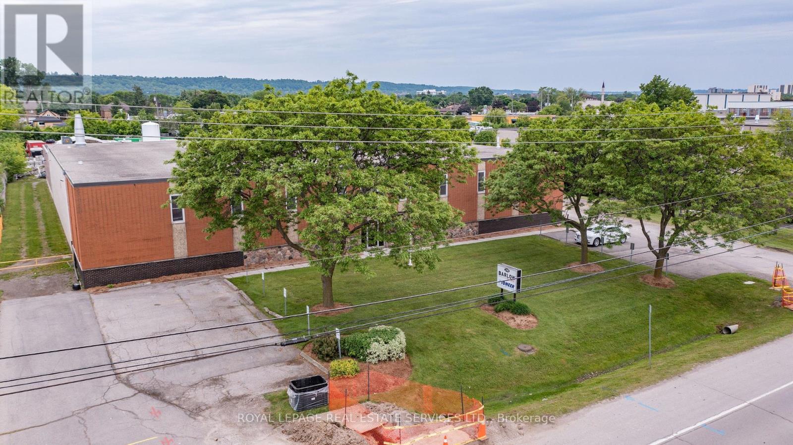 242 ARVIN AVENUE, Hamilton, Ontario