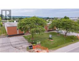 242 ARVIN AVENUE, Hamilton, Ontario