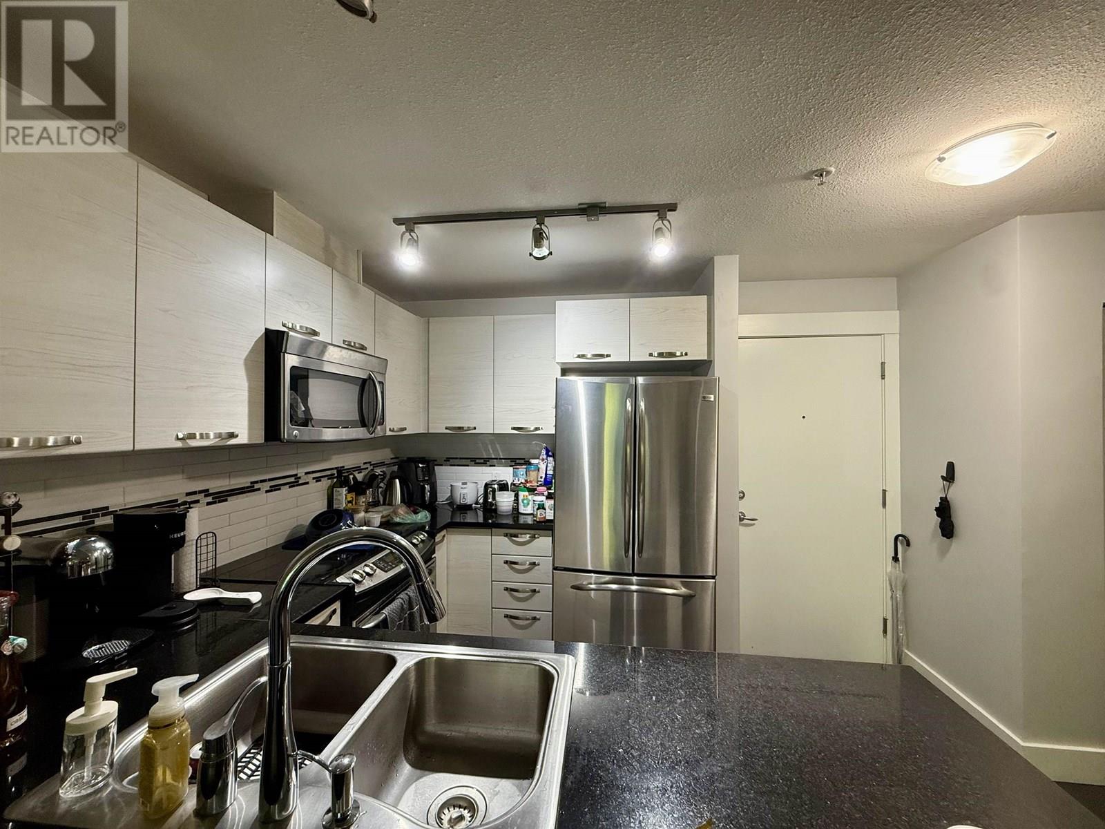 215 7478 Byrnepark Walk, Burnaby, British Columbia  V3N 0B5 - Photo 4 - R3031538