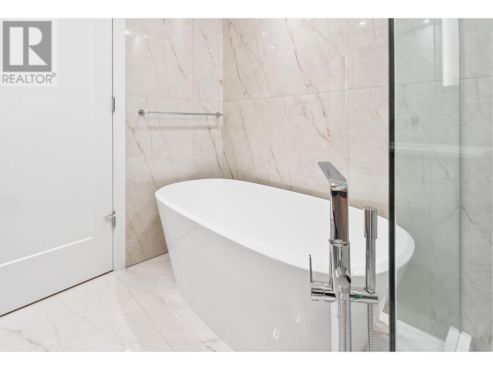 703 135 E 13th Street, North Vancouver, British Columbia  V7L 0J8 - Photo 26 - R3031605
