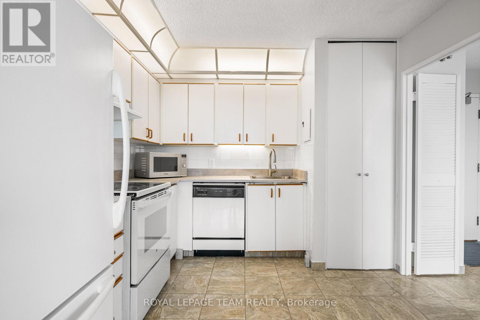 1607 - 1285 Cahill Drive, Ottawa, Ontario  K1V 9A7 - Photo 12 - X12312447