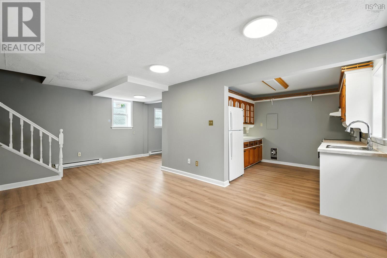 6944 Leppert Street, Halifax, Nova Scotia  B3L 1N8 - Photo 15 - 202515113