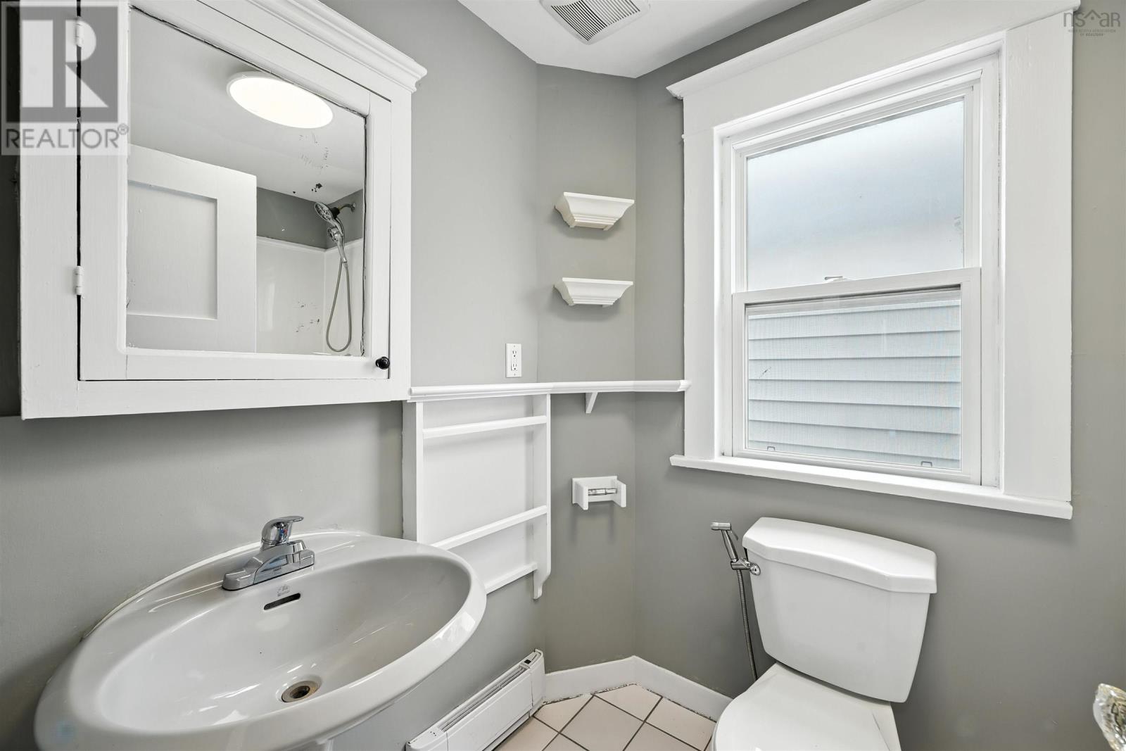 6944 Leppert Street, Halifax, Nova Scotia  B3L 1N8 - Photo 8 - 202515113