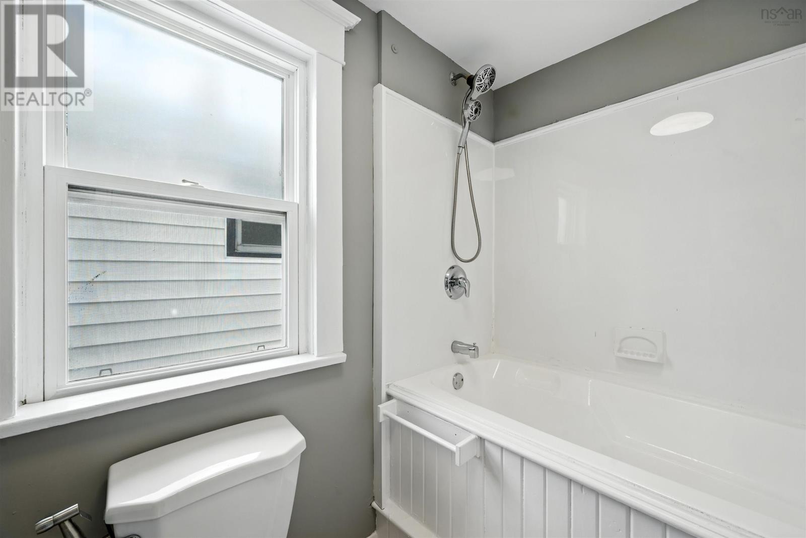 6944 Leppert Street, Halifax, Nova Scotia  B3L 1N8 - Photo 9 - 202515112