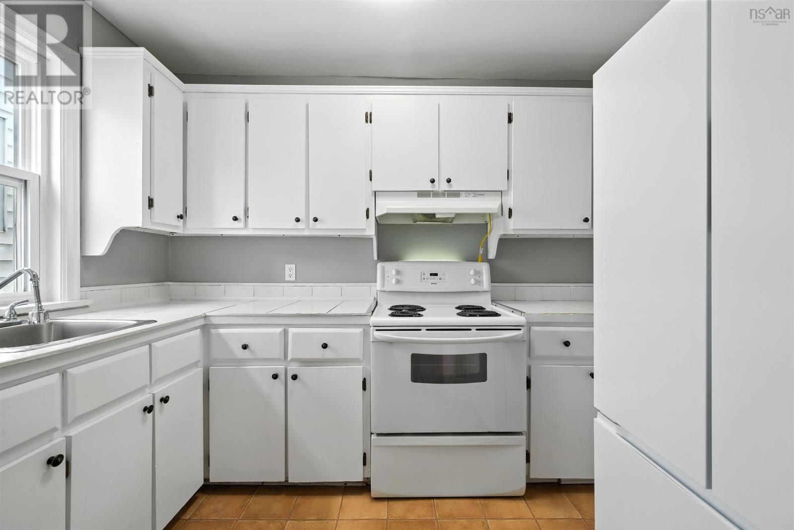 6944 Leppert Street, Halifax, Nova Scotia  B3L 1N8 - Photo 7 - 202515112