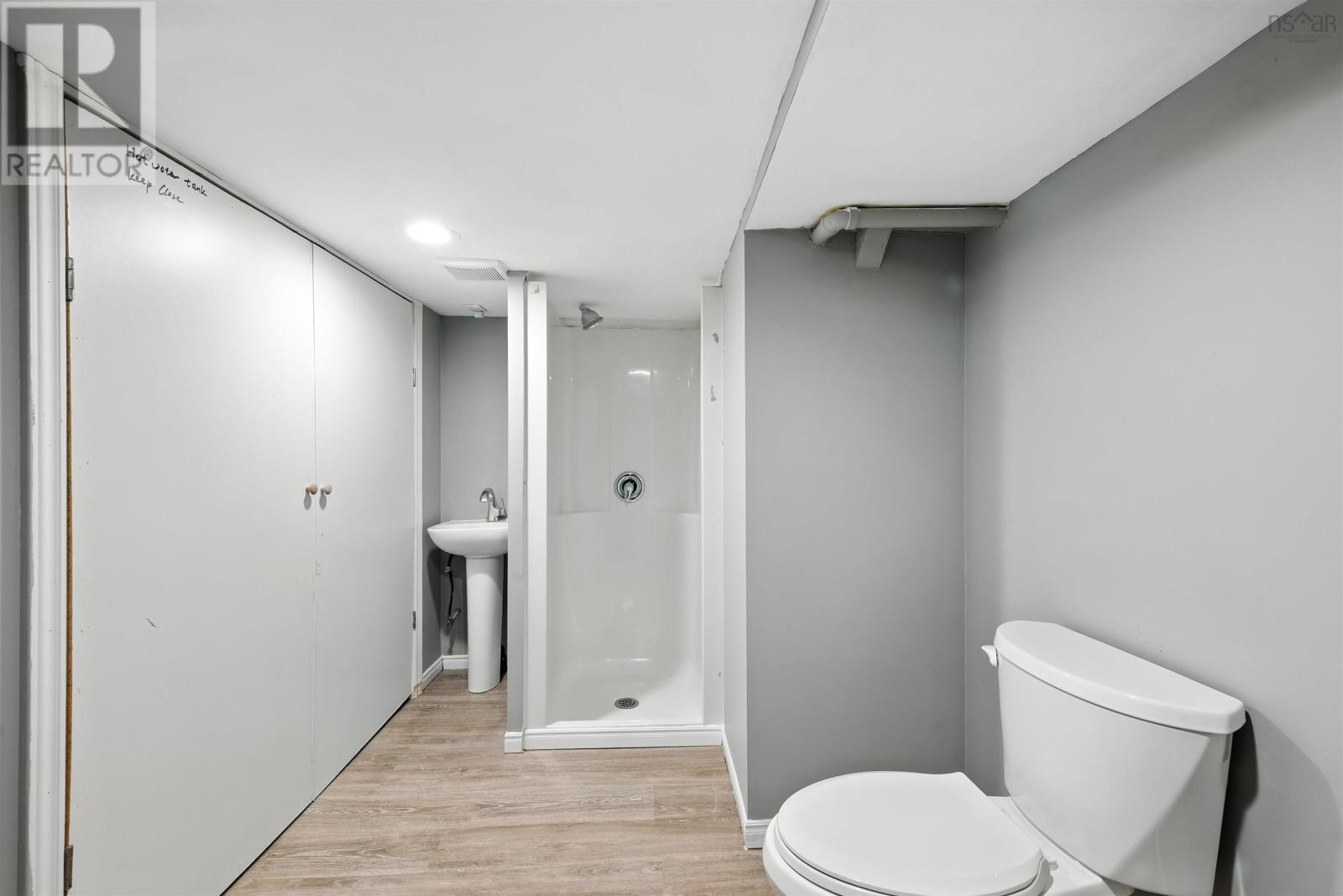 6944 Leppert Street, Halifax, Nova Scotia  B3L 1N8 - Photo 32 - 202515112