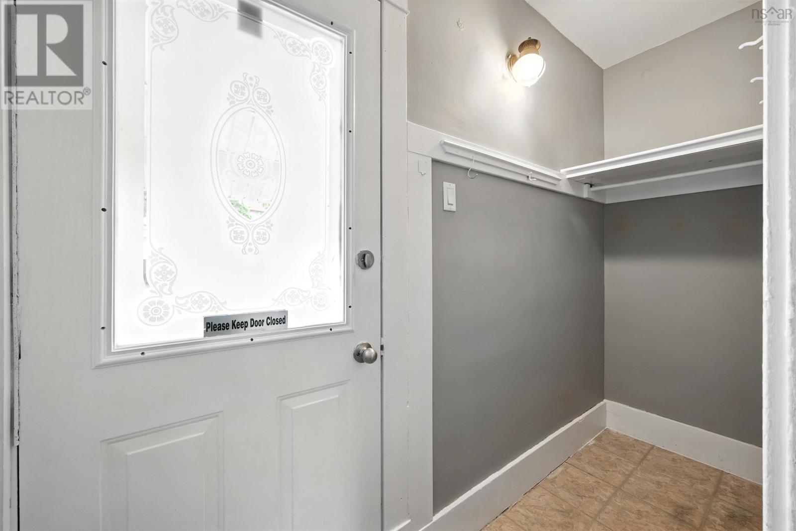 6944 Leppert Street, Halifax, Nova Scotia  B3L 1N8 - Photo 2 - 202515113
