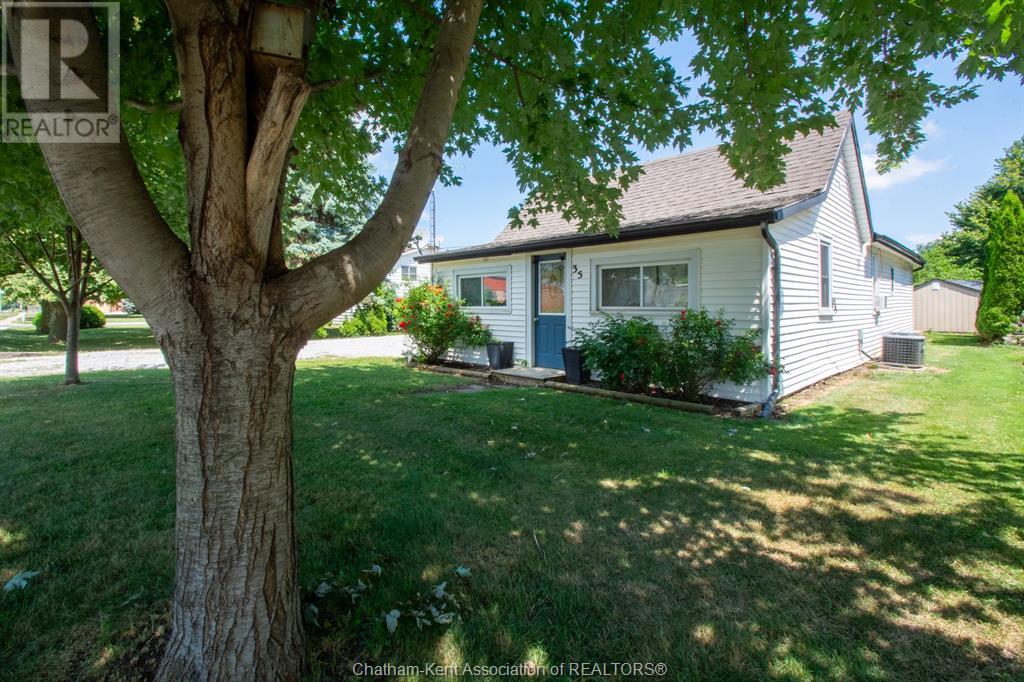 Property at 35 Erie STREET North image 3