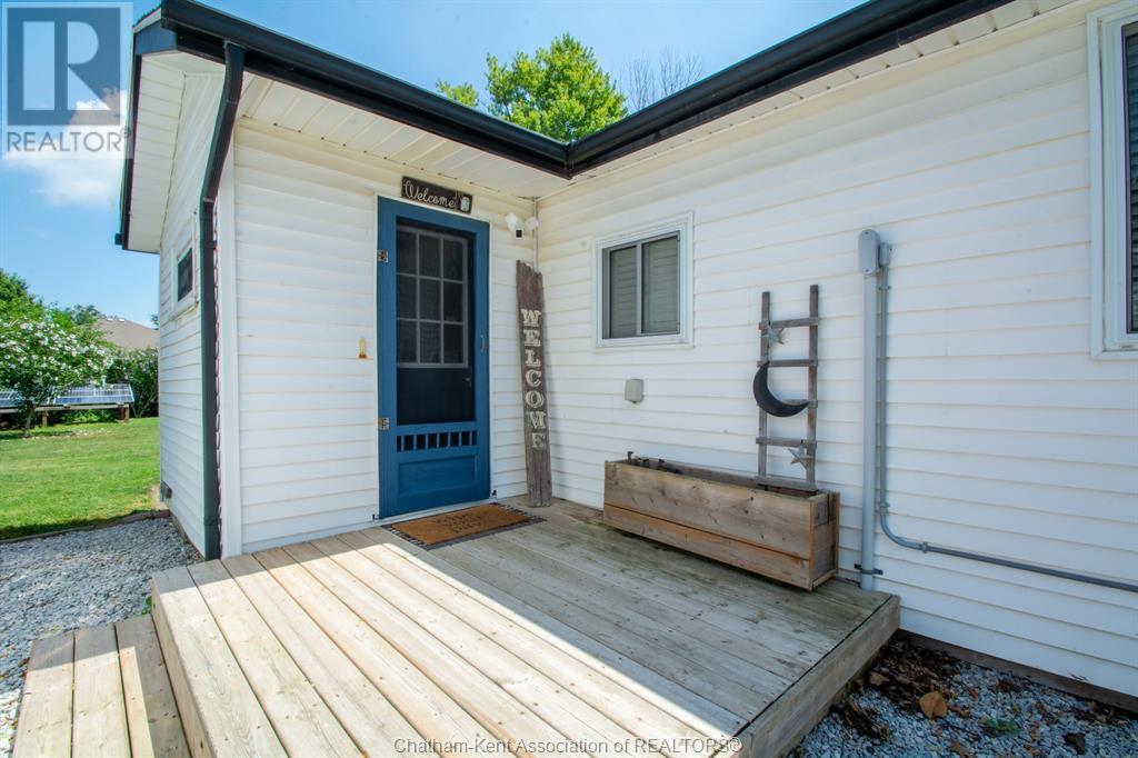 Property at 35 Erie STREET North image 5