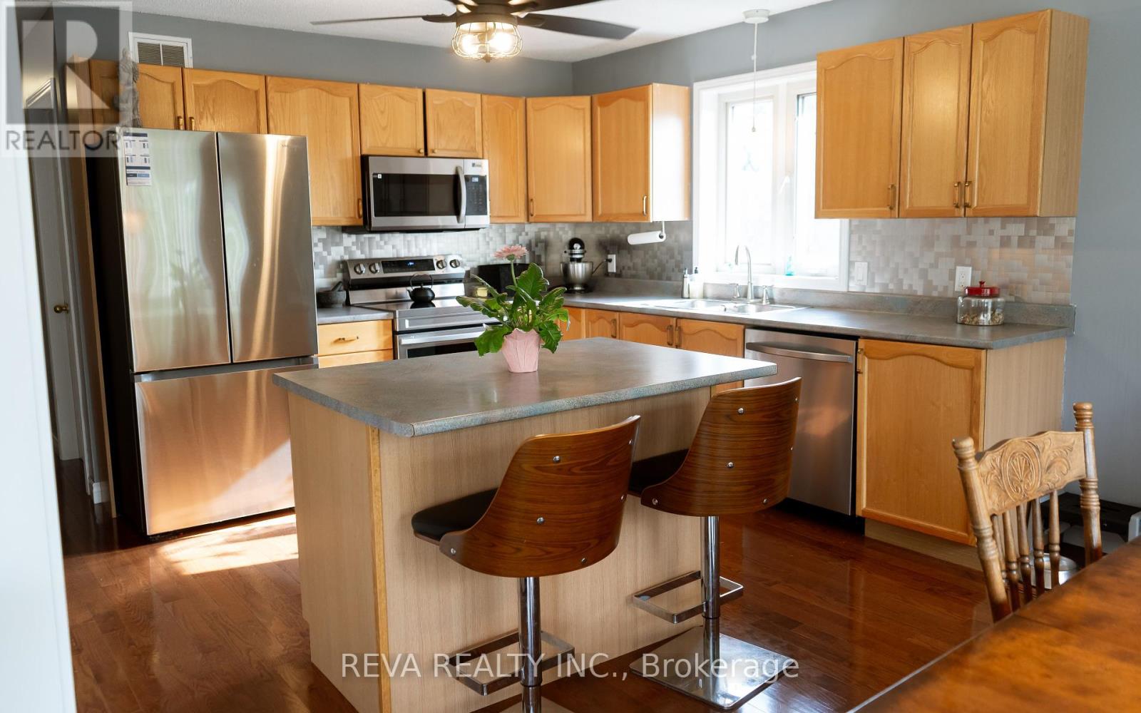 Property at 5 OAK STREET image 4