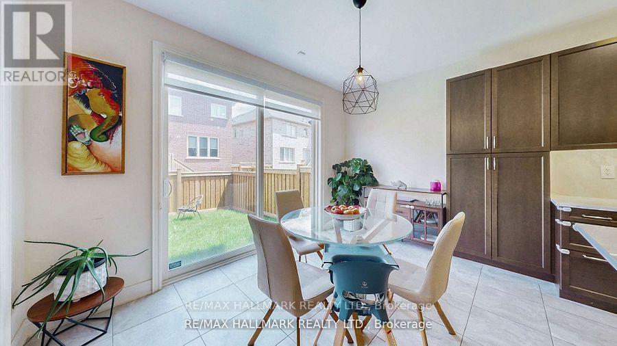 164 Frederick Pearson Street, East Gwillimbury, Ontario  L9N 0Y9 - Photo 15 - N12312640