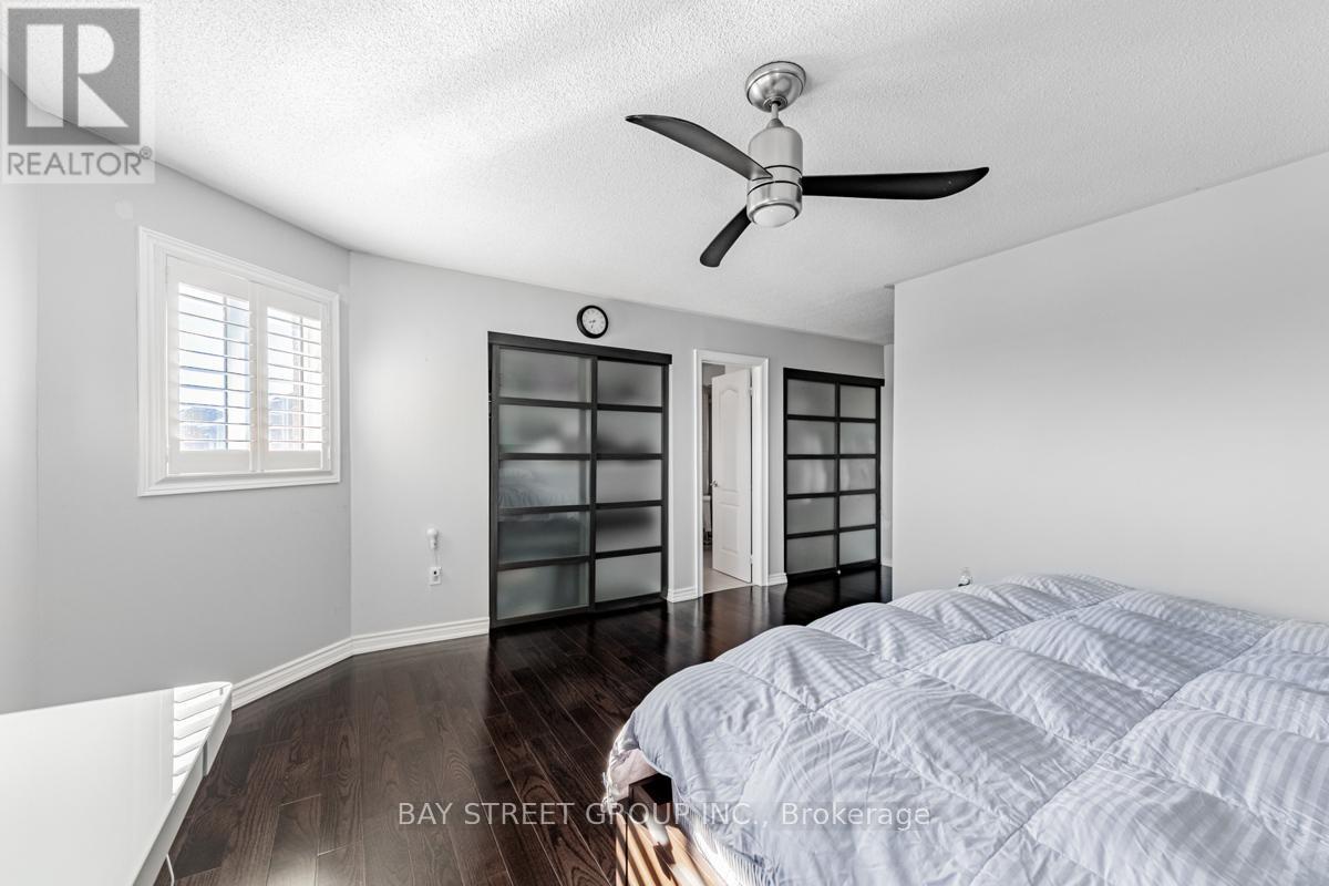 98 Royalpark Way, Vaughan (Elder Mills), Ontario  L4H 1J5 - Photo 21 - N12312656