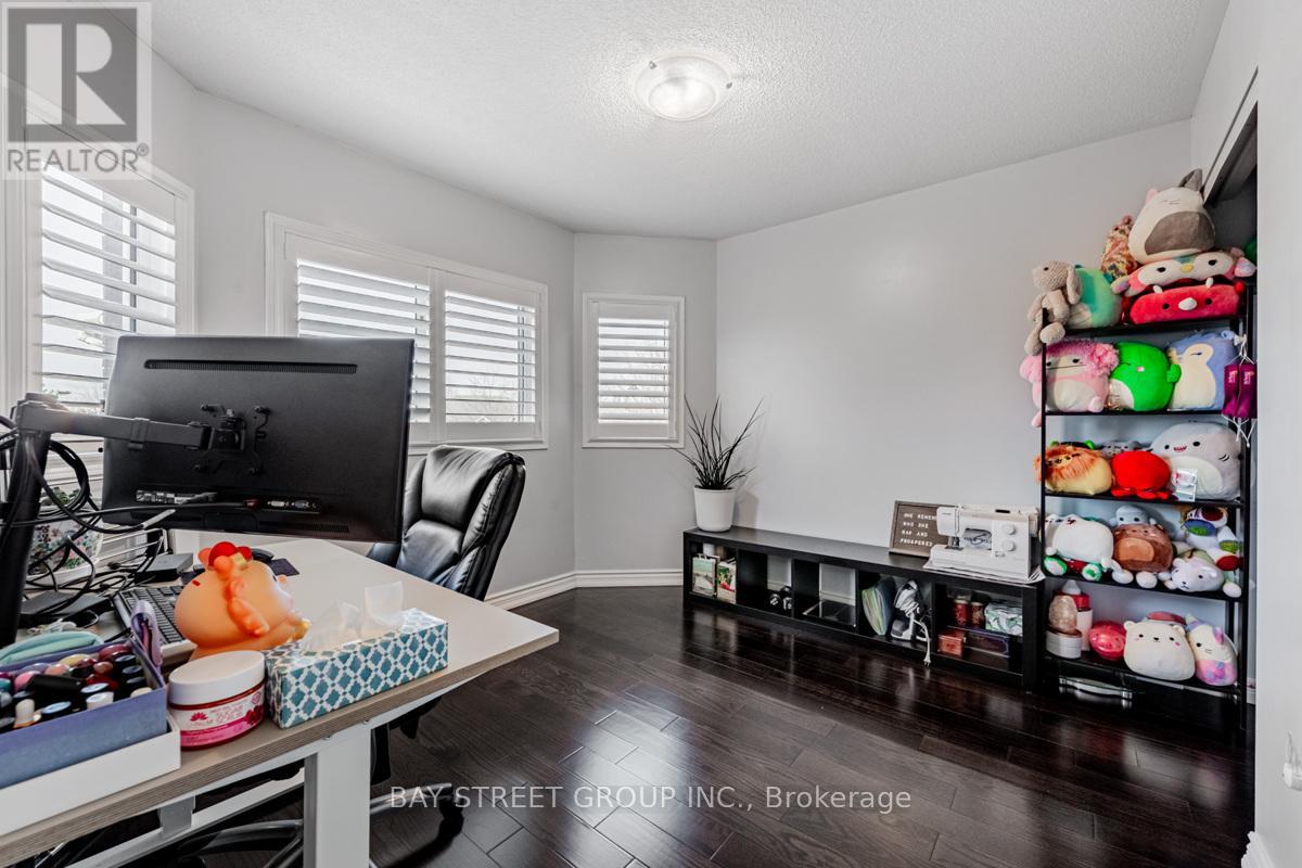 98 Royalpark Way, Vaughan (Elder Mills), Ontario  L4H 1J5 - Photo 26 - N12312656