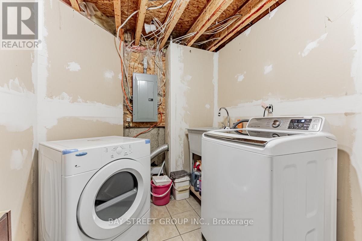 98 Royalpark Way, Vaughan (Elder Mills), Ontario  L4H 1J5 - Photo 34 - N12312656