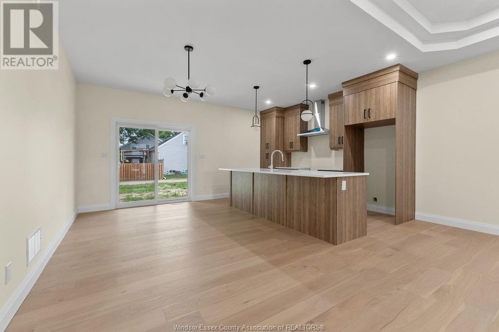 Property at 476 RAILWAY image 4