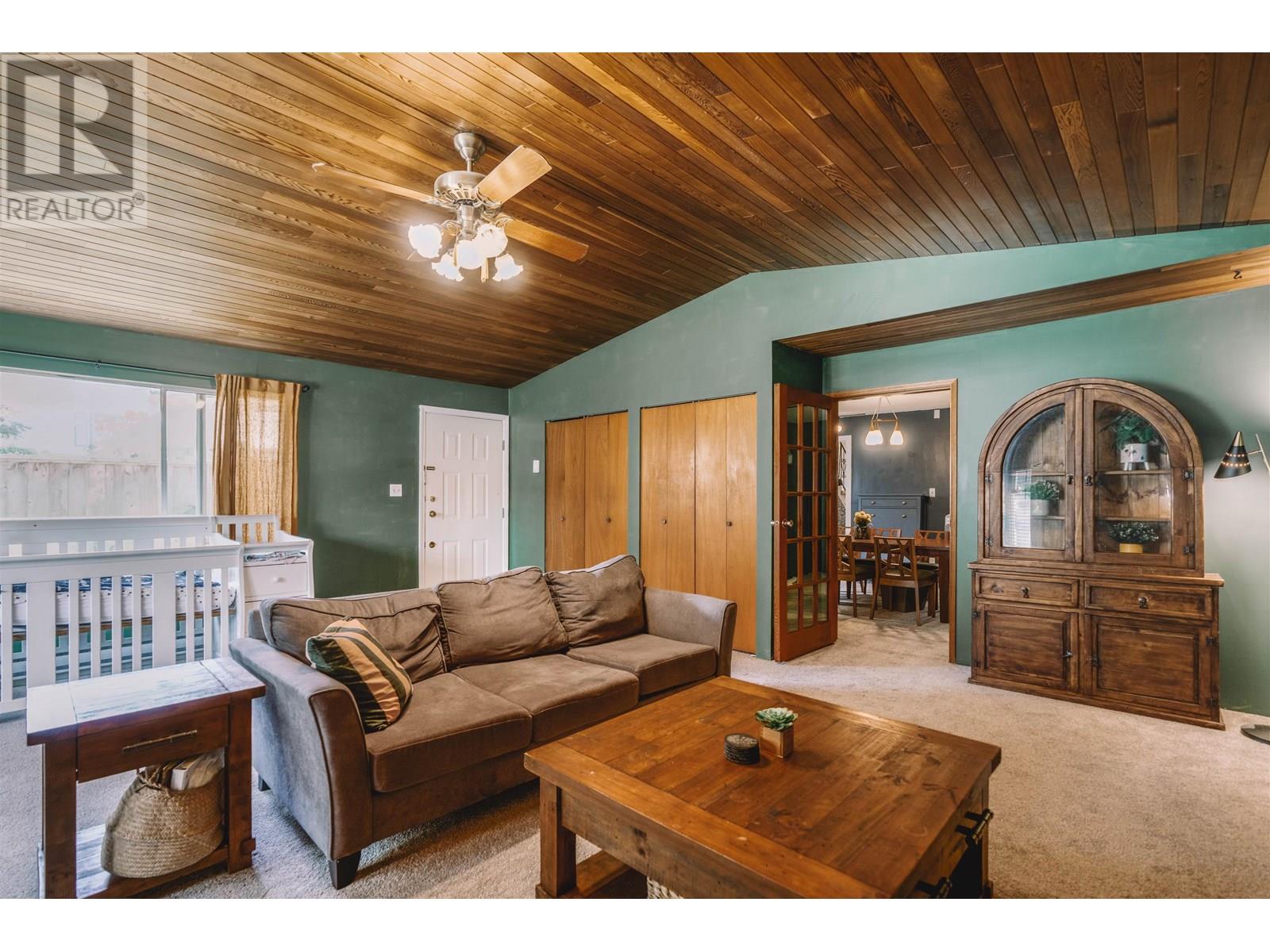 Property at 3320 JERVIS STREET image 4