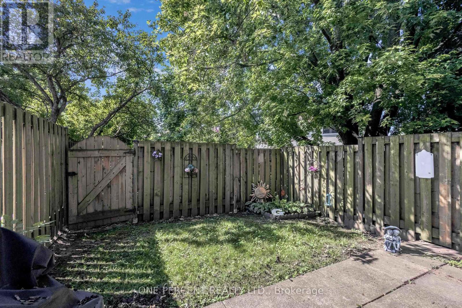 40 - 215 Glamis Road, Cambridge, Ontario  N1R 6V8 - Photo 29 - X12312604