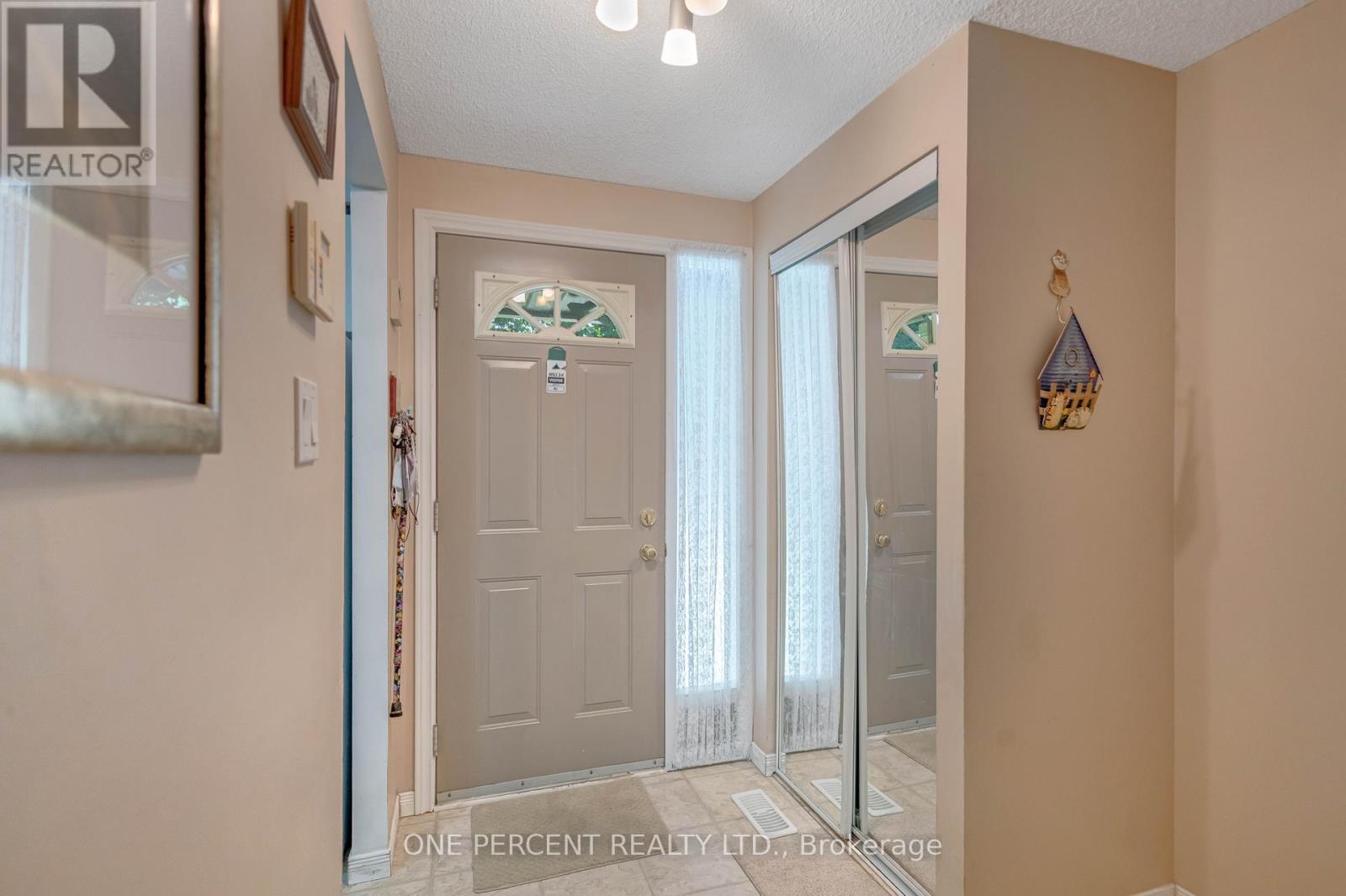 Property at 40 - 215 GLAMIS ROAD image 3