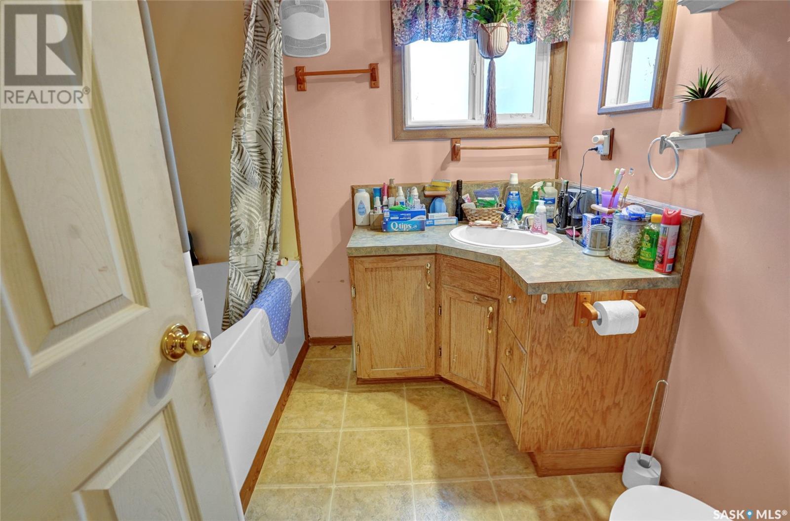 41 Main Street, Tuxford, Saskatchewan  S0H 4C0 - Photo 13 - SK013983