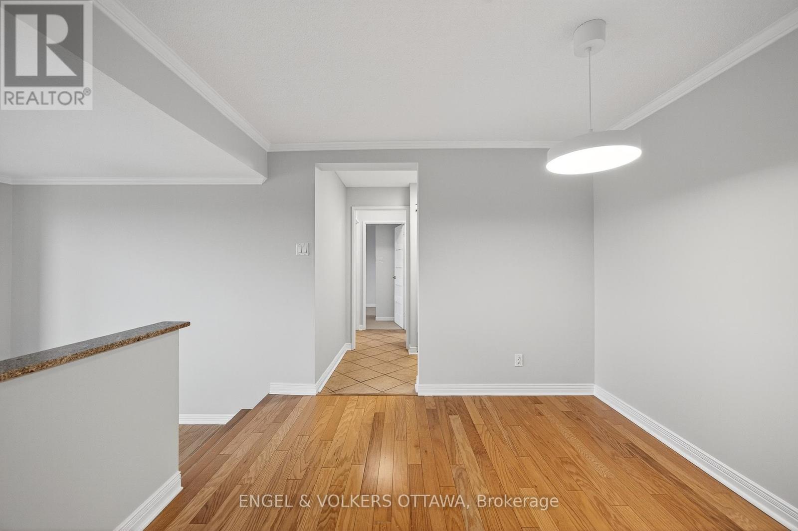 1006 - 1100 Ambleside Drive, Ottawa, Ontario  K2B 8G6 - Photo 8 - X12312891