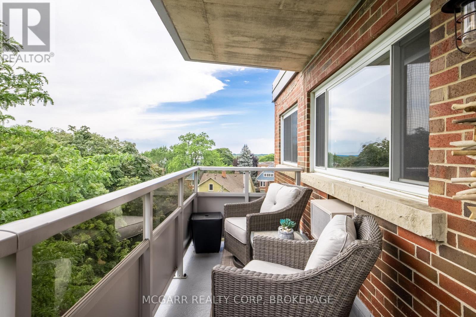 503 - 14 Norris Place, St. Catharines, Ontario  L2R 2W8 - Photo 1 - X12312885