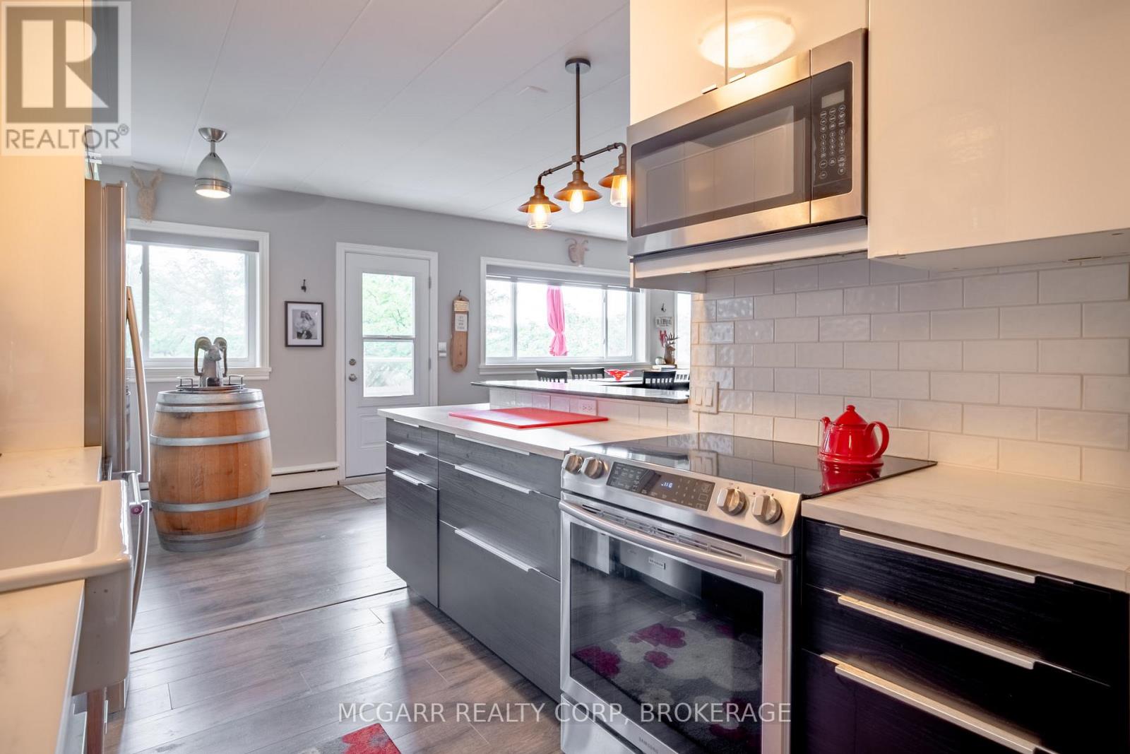 503 - 14 Norris Place, St. Catharines, Ontario  L2R 2W8 - Photo 10 - X12312885
