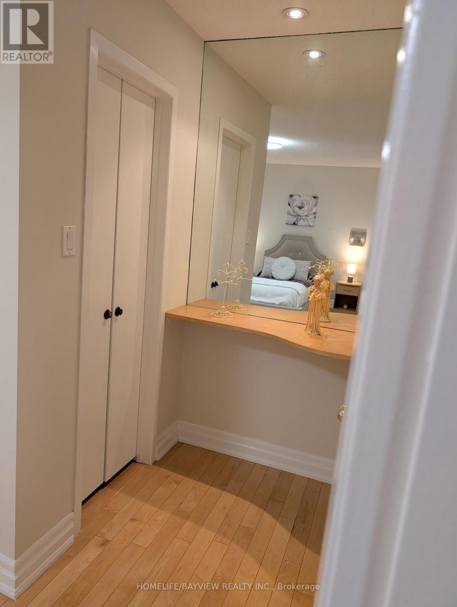 18 - 18 Oaken Gate Way, Toronto, Ontario  M2P 2A1 - Photo 36 - C12312785