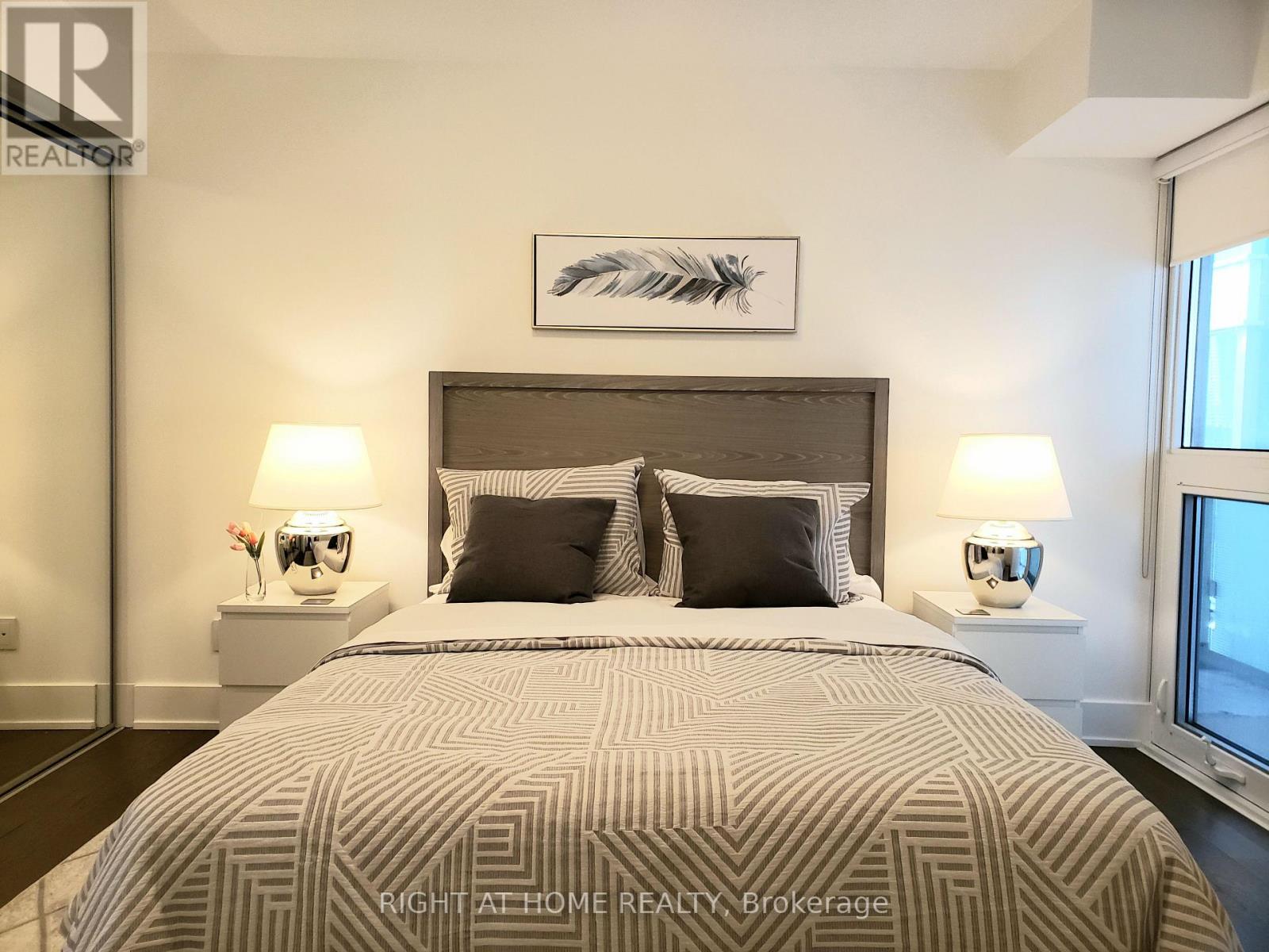 1610 - 200 Bloor Street W, Toronto, Ontario  M5S 0B1 - Photo 5 - C12312798